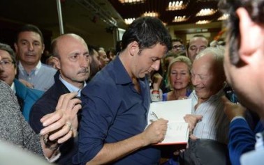 <strong>Palermo</strong>. Matteo Renzi: Bersani propone “usato-sicuro”