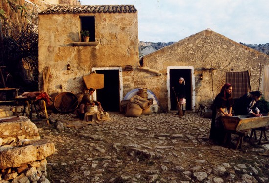 <strong>Mercatini e presepi dai sapori antichi</strong>. A Centuripe 47 natività in mostra per le strade. Cassatelle a Caltagirone