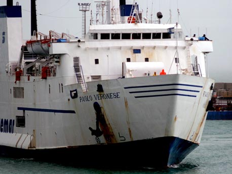<strong>Lampedusa</strong>. Sciopero pescatori e commercianti impediscono attracco nave