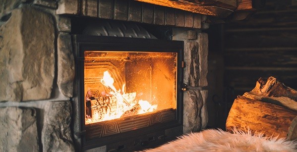Risparmiare sul riscaldamento domestico? Un’ottima alternativa sono i termocamini a legna